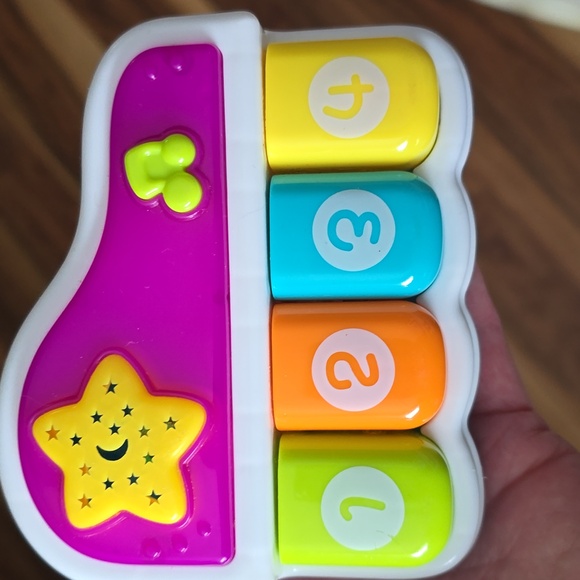 3 Electronic Infant Toys - Picture 5 of 8